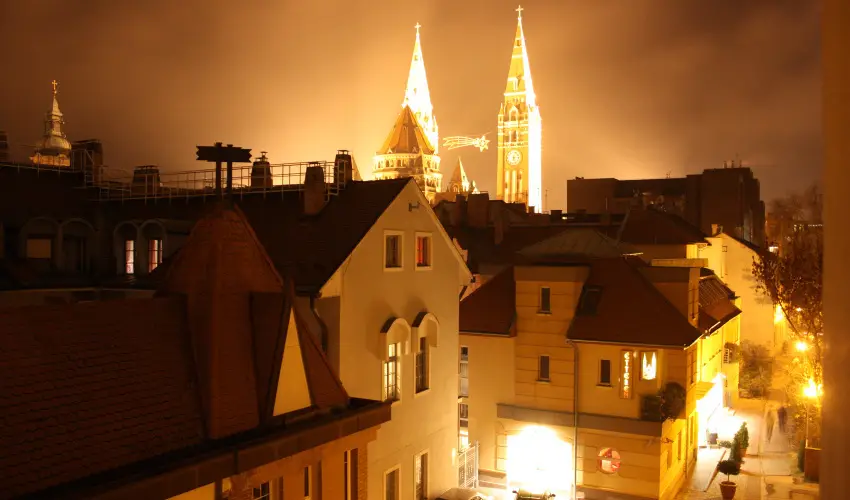 Dm Hotel Szeged - Pnksd 