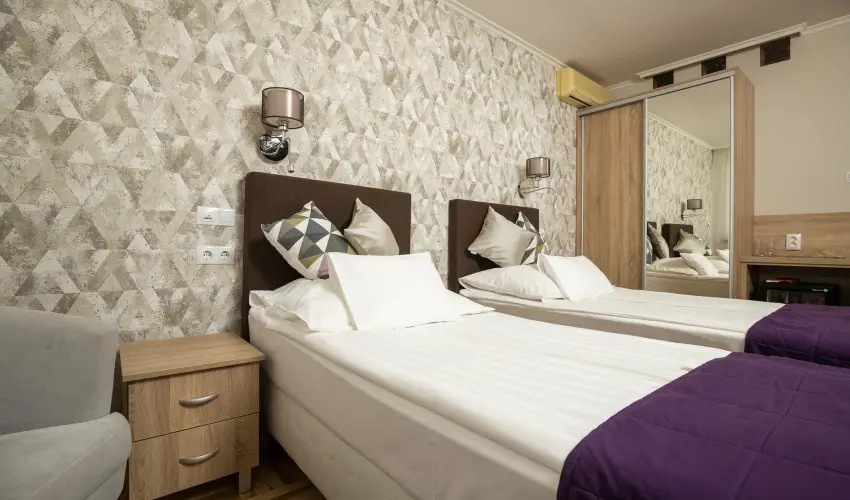 Dm Hotel Szeged - Pnksd 