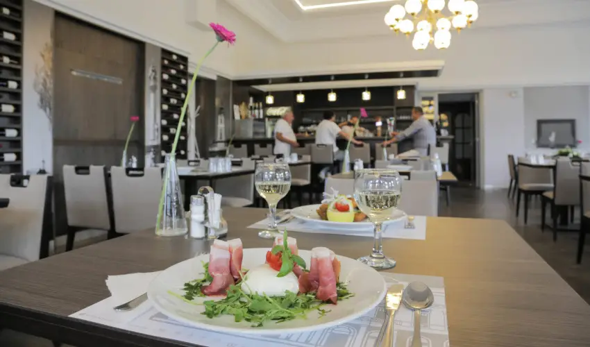 Duna Wellness Hotel Baja - Pnksd 