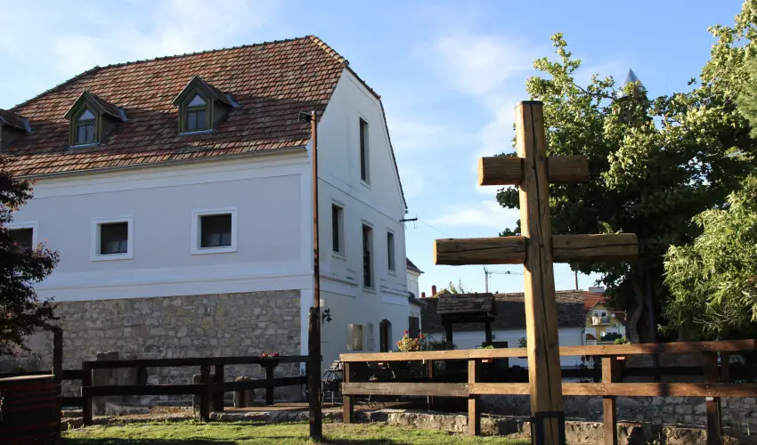 Edvy Malom Fogad s Barokk Udvarhz Ppa - Pnksd (min. 2 j)