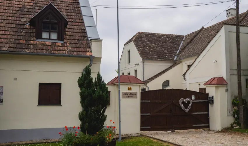 Edvy Malom Fogad s Barokk Udvarhz Ppa - Pnksd (min. 2 j)