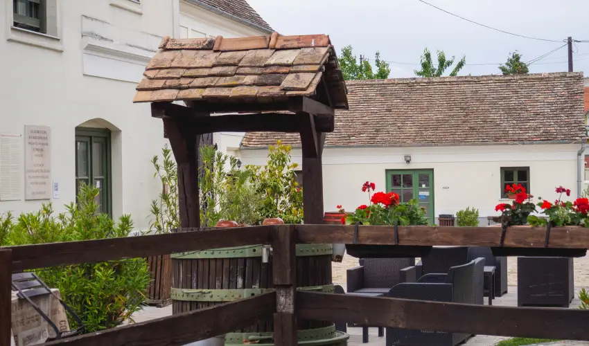 Edvy Malom Fogad s Barokk Udvarhz Ppa - Pnksd (min. 2 j)