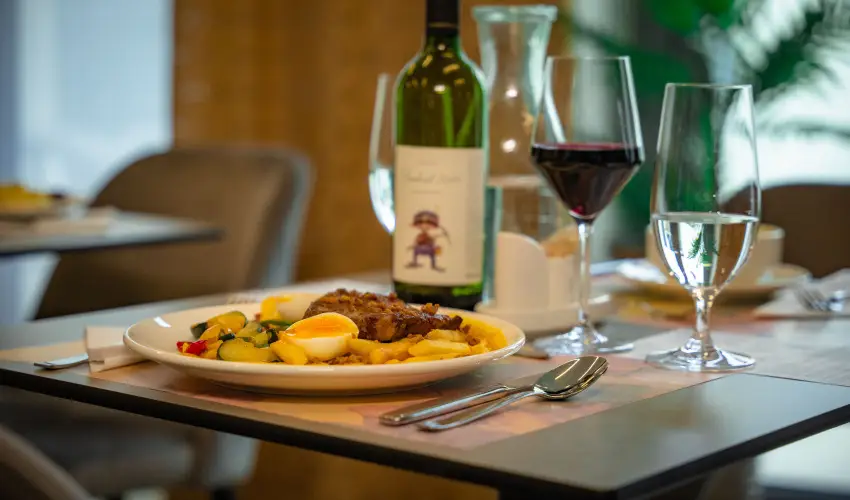 Eleven Business & Sport Hotel Jszrokszlls - Pnksd 