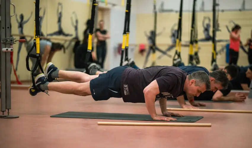 Eleven Business & Sport Hotel Jszrokszlls - Pnksd 