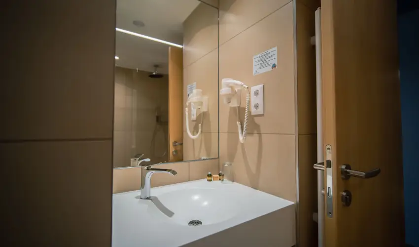 Eleven Business & Sport Hotel Jszrokszlls - Pnksd 