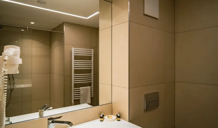 Eleven Business & Sport Hotel Jszrokszlls - Pnksd 