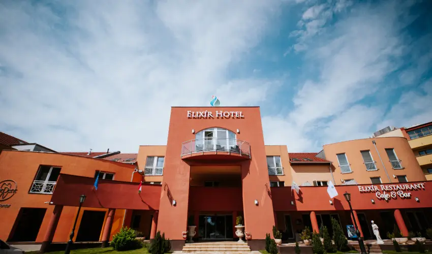 Elix�r Medical Wellness Hotel M�rahalom - P�nk�sd (min. 2 �j)