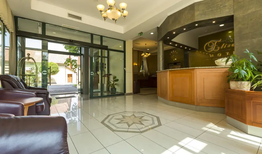 Elizabeth Hotel Gyula - Pnksd (min. 3 j)