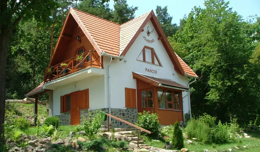 Szarvas Panzi� Erd�b�nye - P�nk�sd (min. 2 �j)