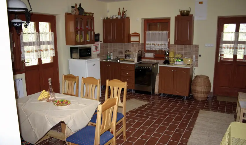 Szarvas Panzi� Erd�b�nye - P�nk�sd (min. 2 �j)