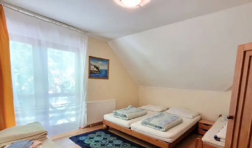 Szarvas Panzi� Erd�b�nye - P�nk�sd (min. 2 �j)