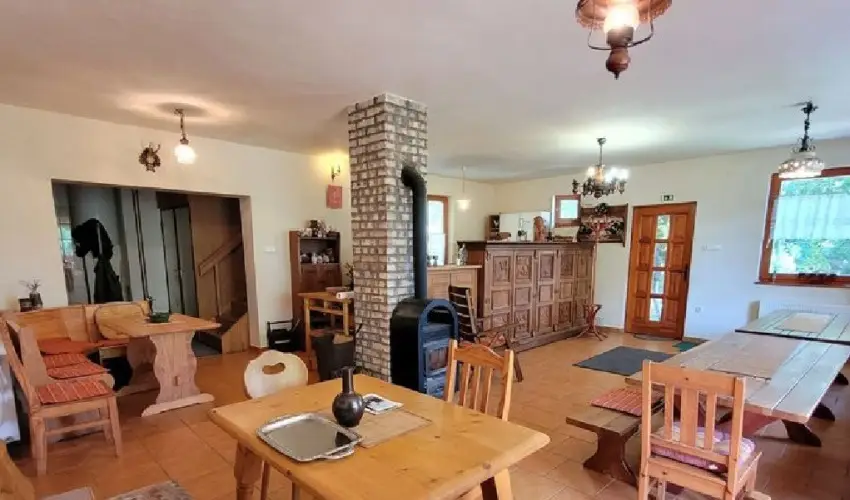 Szarvas Panzi� Erd�b�nye - P�nk�sd (min. 2 �j)