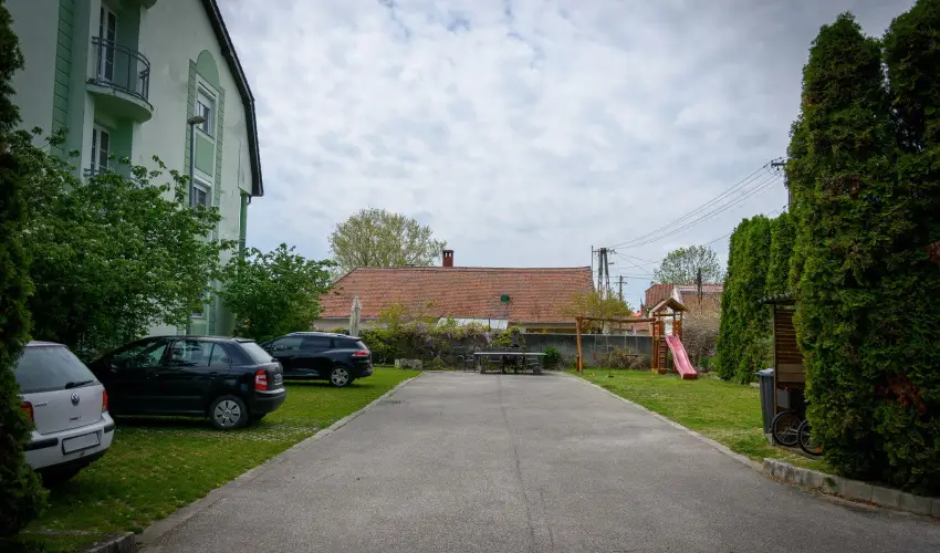 Erika Apartman Srvr - Pnksd (min. 2 j)