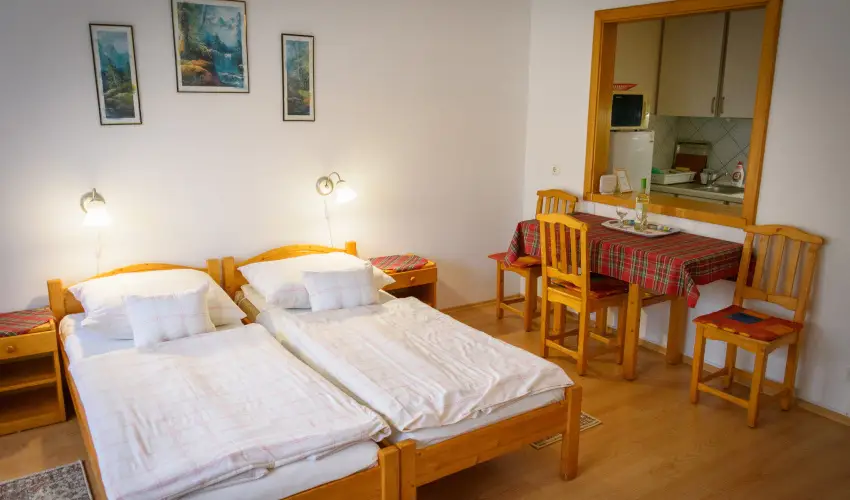 Erika Apartman Srvr - Pnksd (min. 2 j)