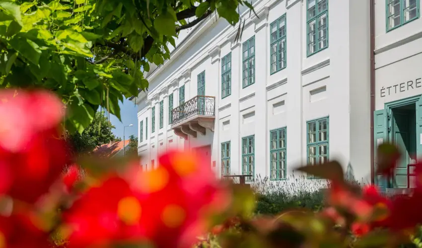 Erzsébet Nagy Szálloda Paks - Pünkösd