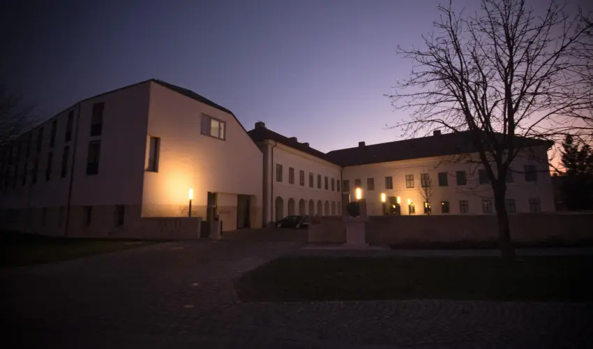 Erzsébet Nagy Szálloda Paks - Pünkösd