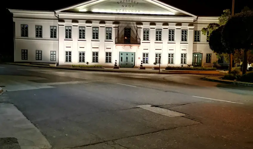 Erzsébet Nagy Szálloda Paks - Pünkösd