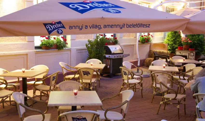 Erzsbet Kirlyn Szlloda Gdll - Pnksd - specilis elrefizetssel