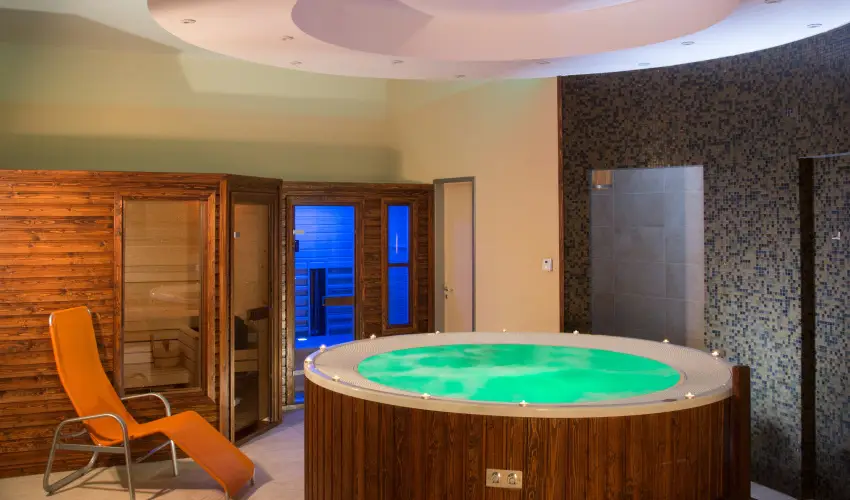 Erzsbet Kirlyn Szlloda Gdll - Pnksd - specilis elrefizetssel