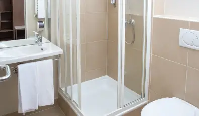 Erzsbet Kirlyn Szlloda Gdll