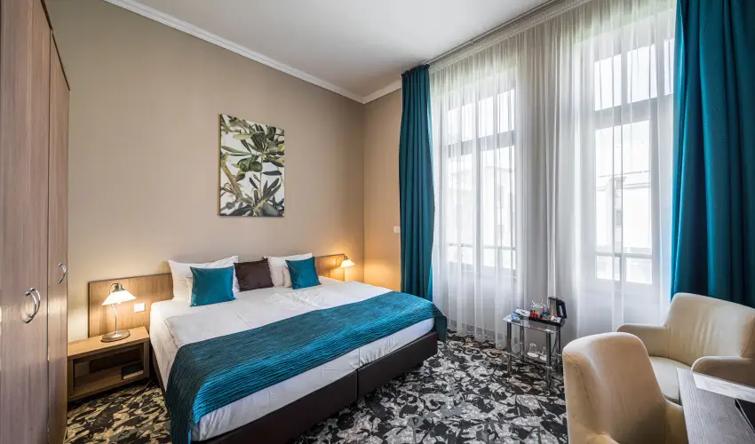 Erzsbet Kirlyn Szlloda Gdll - Pnksd - specilis elrefizetssel