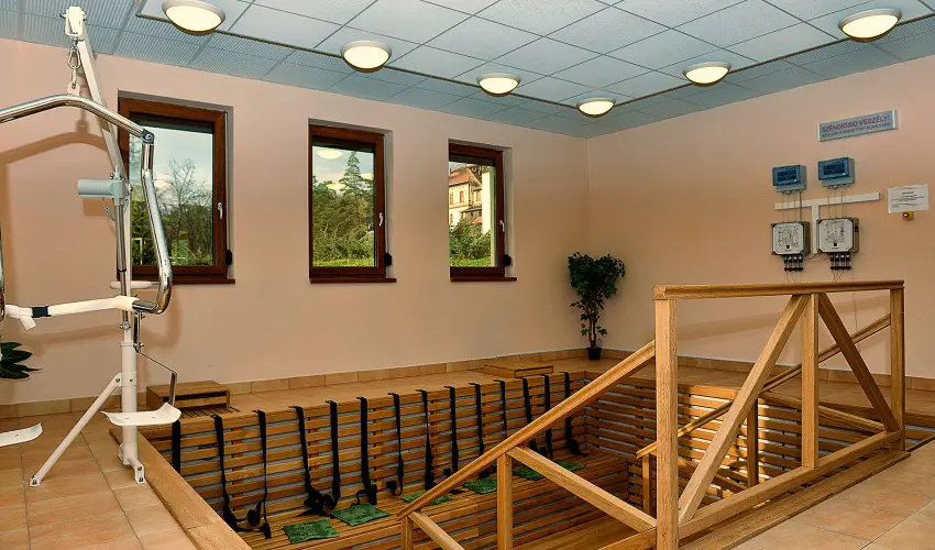 Erzs�bet Park Hotel Par�df�rd� - P�nk�sd (min. 3 �j)