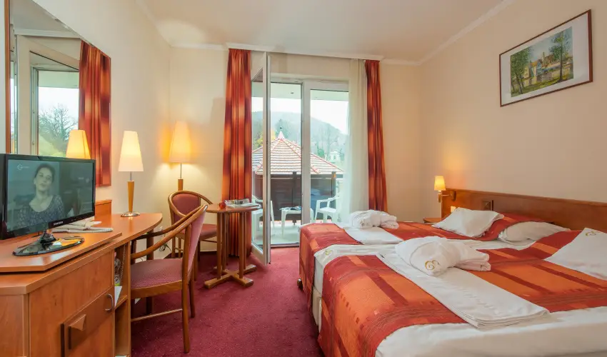 Erzs�bet Park Hotel Par�df�rd� - P�nk�sd (min. 3 �j)