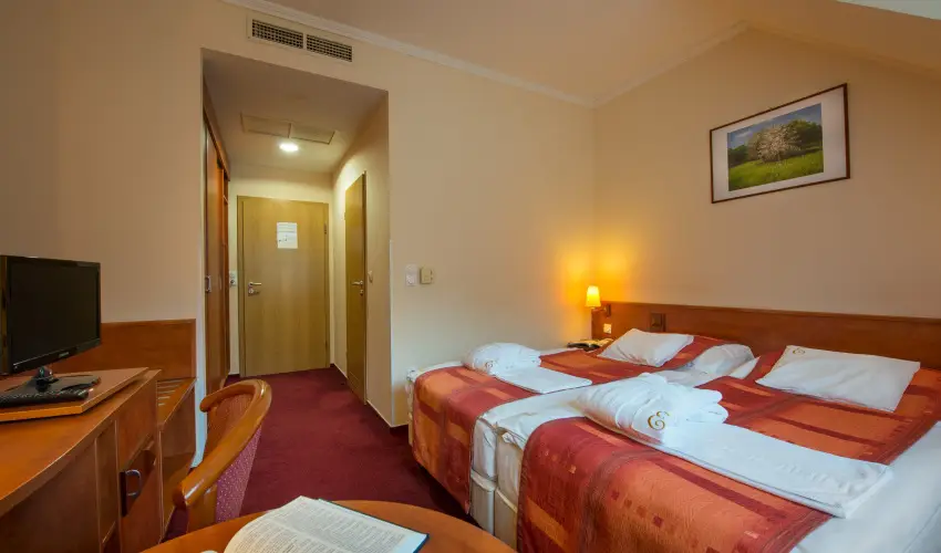 Erzs�bet Park Hotel Par�df�rd� - P�nk�sd (min. 3 �j)