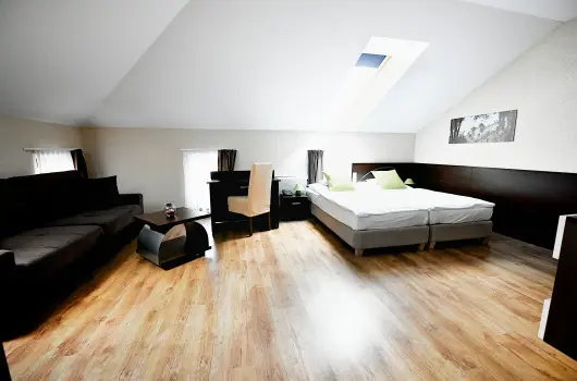 Ezsthd Hotel - Pnksd 