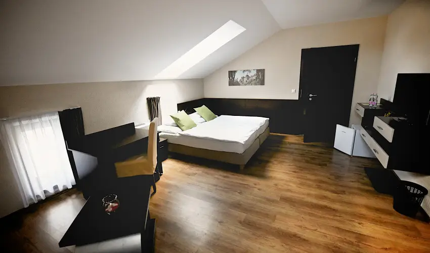 Ezsthd Hotel Veszprm - Pnksd 