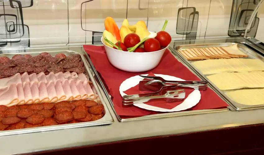 Ezsthd Hotel Veszprm - Pnksd 