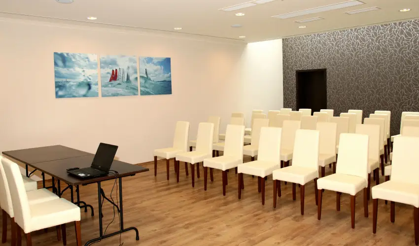 Ezsthd Hotel Veszprm - Pnksd 