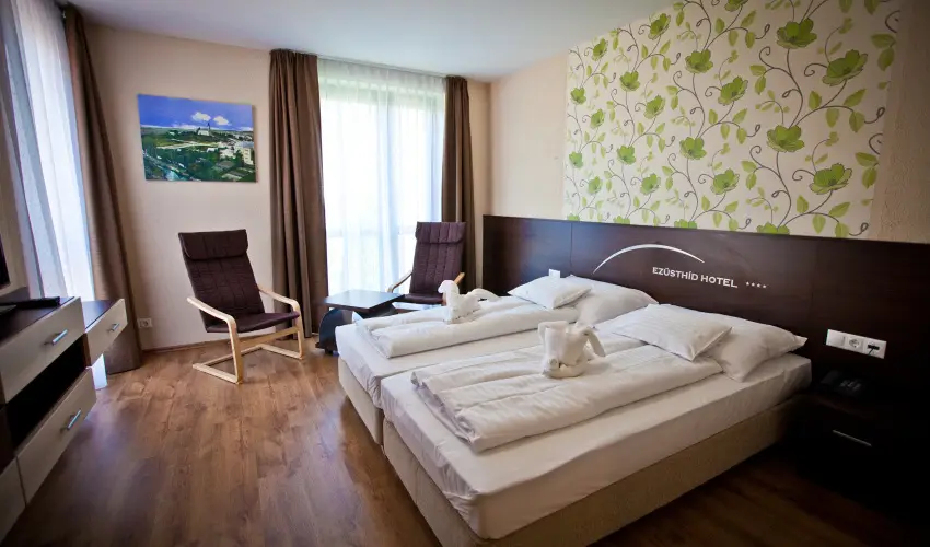 Ezsthd Hotel Veszprm - Pnksd 