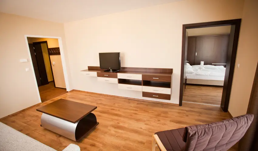 Ezsthd Hotel Veszprm - Pnksd 