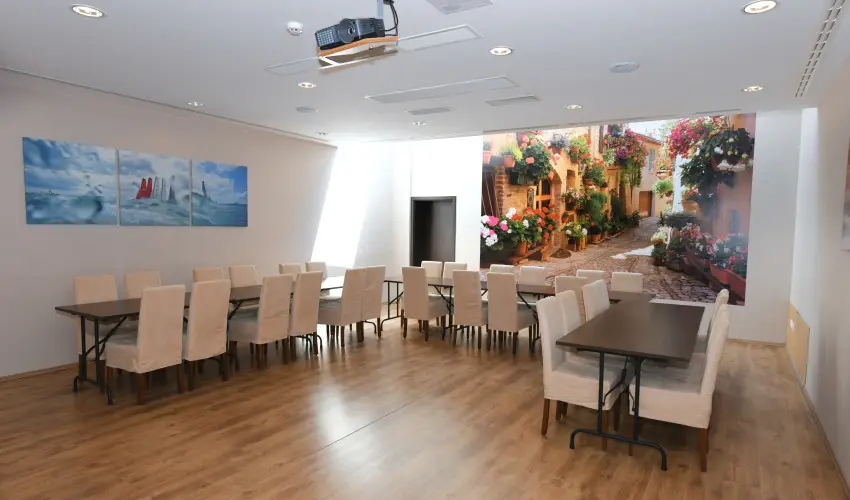 Ezsthd Hotel Veszprm - Pnksd 