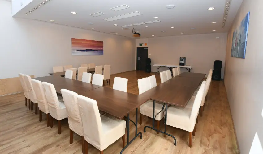 Ezsthd Hotel Veszprm - Pnksd 