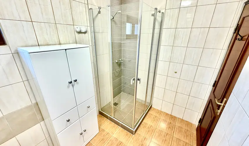 Fenyves Vend�gh�z Si�fok - P�nk�sd - teljes el�refizet�ssel (min. 2 �j)