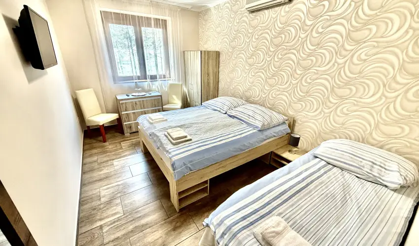 Fenyves Vend�gh�z Si�fok - P�nk�sd - teljes el�refizet�ssel (min. 2 �j)