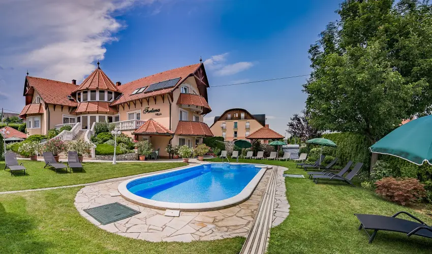 Fortuna Villa H�v�z - P�nk�sd (min. 2 �j)