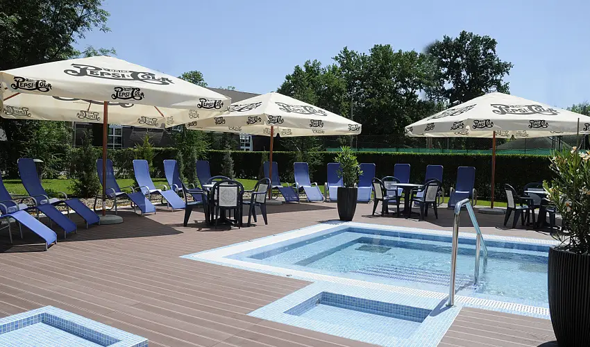 Garden Hotel Wellness & Konferencia Szolnok - Pnksd 