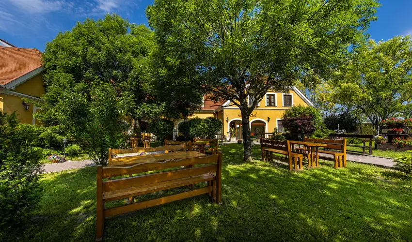 Gastland M0 Hotel Szigetszentmikls - Pnksd