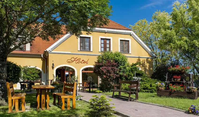 Gastland M0 Hotel Szigetszentmikls - Pnksd