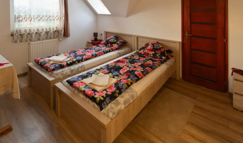 Gedeon Tanya-Panzi Jakabszlls - Pnksd