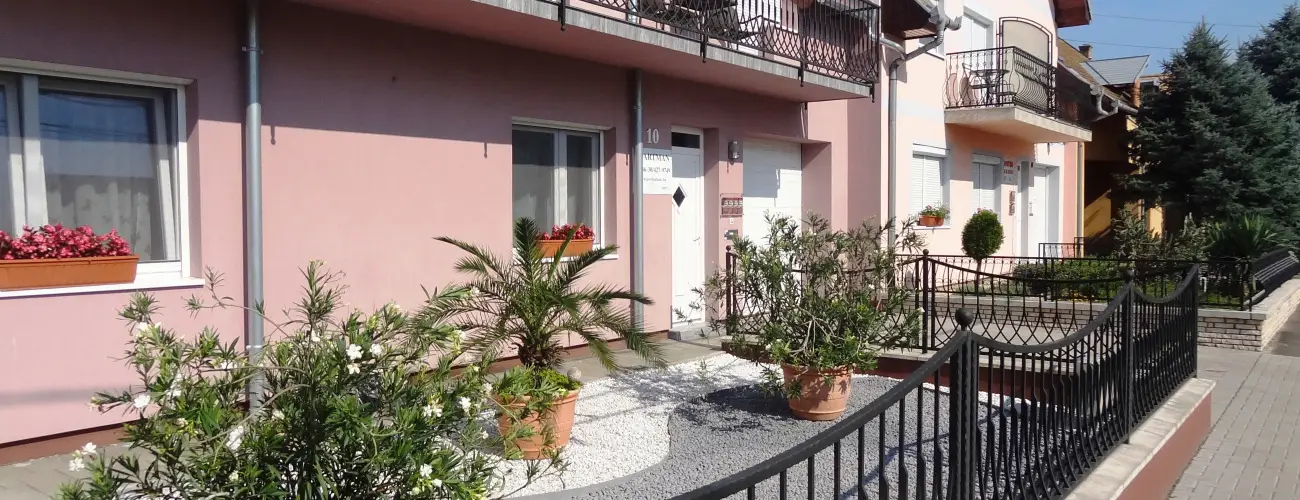 Gere Art & Exclusive Apartman Harkny - Pnksd (min. 3 j)