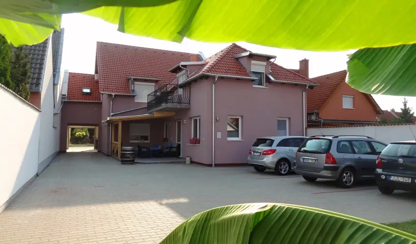 Gere Art & Exclusive Apartman Hark�ny - P�nk�sd (min. 3 �j)