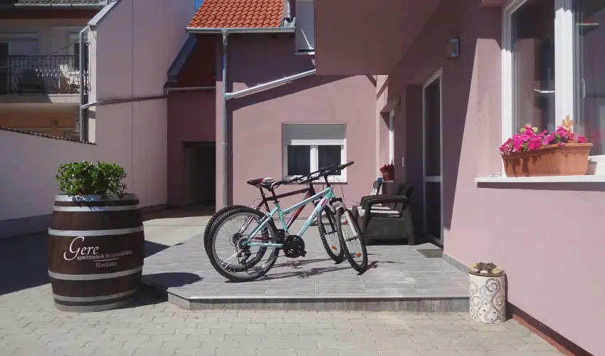 Gere Art & Exclusive Apartman Hark�ny - P�nk�sd (min. 3 �j)