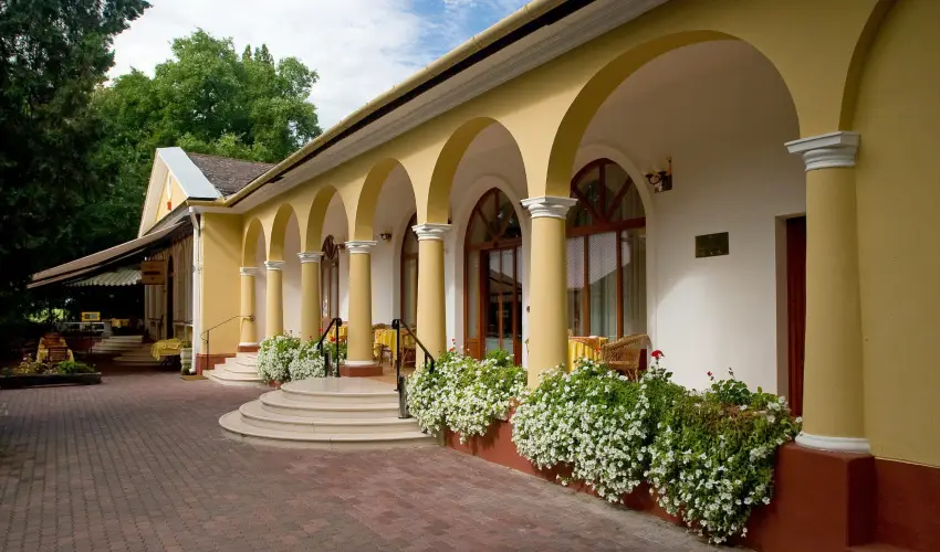 Geréby Kúria Hotel és Lovasudvar Lajosmizse - Pünkösd