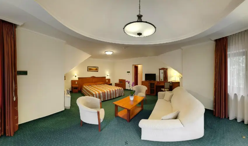 Geréby Kúria Hotel és Lovasudvar Lajosmizse - Pünkösd