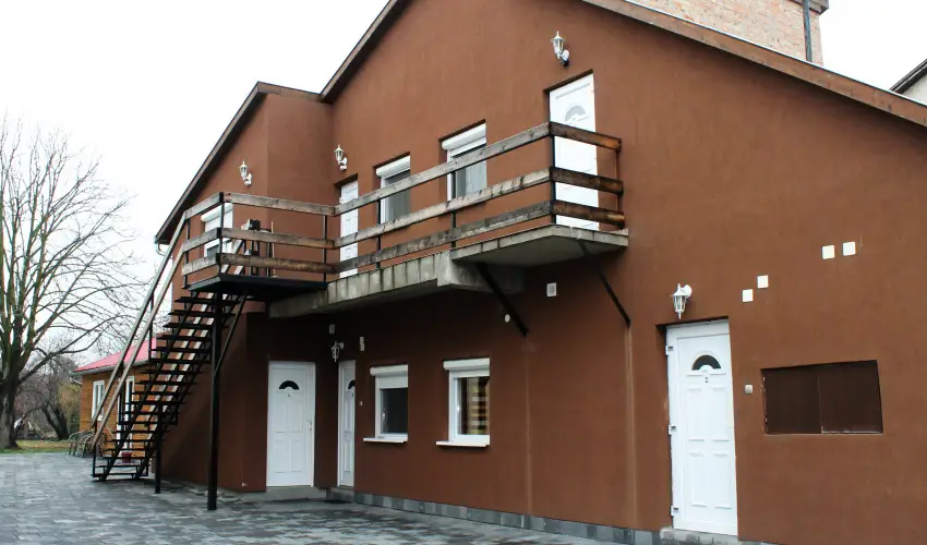 Geszteny�s Vend�gh�z Gyula - P�nk�sd (min. 2 �j)