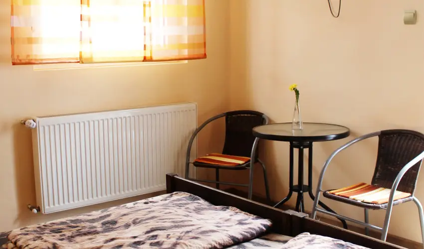 Geszteny�s Vend�gh�z Gyula - P�nk�sd (min. 2 �j)